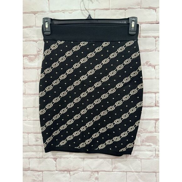 Express mini skirt size medium - Picture 3 of 5